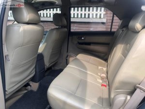 Toyota Fortuner 2.5G 2014 - Bán Toyota Fortuner 2014, màu bạc xe còn mới lắm