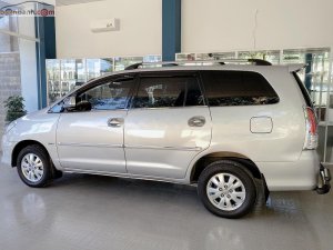 Toyota Innova G 2011 - Cần bán gấp Toyota Innova G 2011, màu bạc, giá tốt