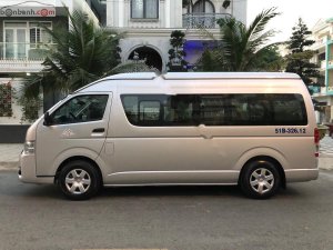 Toyota Hiace 3.0 2019 - Cần bán Toyota Hiace 3.0 năm 2019, màu bạc, xe nhập