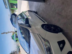 Toyota Yaris   2015 - Bán xe Toyota Yaris sản xuất năm 2015, màu trắng, xe nhập