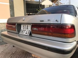 Toyota Cressida   GL 2.4 1996 - Bán ô tô Toyota Cressida GL 2.4 năm sản xuất 1996, màu bạc, xe nhập, giá tốt