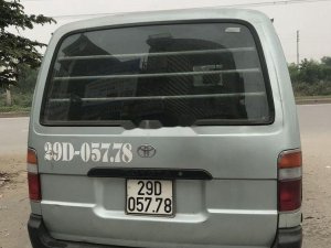 Toyota Hiace 2002 - Cần bán Toyota Hiace đời 2002, màu bạc