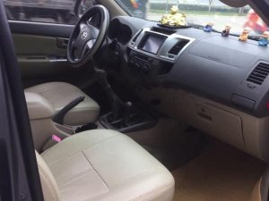 Toyota Hilux 3.0G 4x4 MT 2011 - Bán ô tô Toyota Hilux 3.0G 4x4 MT 2011, màu đen, nhập khẩu