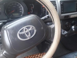 Toyota Hiace   2010 - Cần bán lại xe Toyota Hiace đời 2010, màu bạc, xe nhập còn mới, giá chỉ 335 triệu