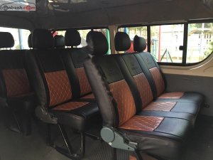 Toyota Hiace 2.5 2010 - Cần bán Toyota Hiace 2.5 năm 2010, màu trắng