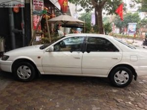 Toyota Camry 2001 - Cần bán gấp Toyota Camry đời 2001, màu trắng