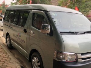 Toyota Hiace 2010 - Cần bán lại Toyota Hiace đời 2010, giá cạnh tranh