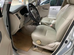 Toyota Innova 2.0E 2014 - Bán Toyota Innova 2.0E đời 2014, màu bạc số sàn, giá tốt