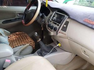 Toyota Innova 2015 - Xe Toyota Innova đời 2015, màu xanh lục