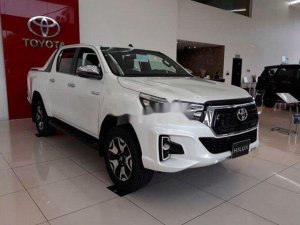 Toyota Hilux    2020 - Cần bán xe Toyota Hilux 2020, màu trắng, Nhập khẩu Thái