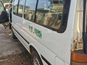 Toyota Hiace   2003 - Cần bán lại xe Toyota Hiace đời 2003, màu trắng, nhập khẩu nguyên chiếc