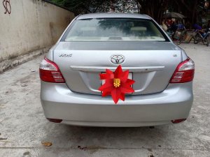 Toyota Vios 2012 - Cần bán gấp Toyota Vios 2012, màu bạc, giá tốt
