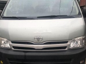 Toyota Hiace 2012 - Bán Toyota Hiace đời 2012, màu bạc, 265 triệu