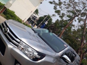 Toyota Hilux   2017 - Bán Toyota Hilux 2017, màu bạc, nhập khẩu nguyên chiếc, 720tr