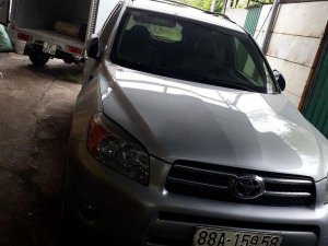Toyota RAV4   2018 - Cần bán Toyota RAV4 sản xuất 2018, màu bạc còn mới