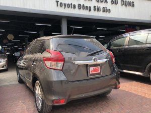 Toyota Yaris 2015 - Bán Toyota Yaris 1.3G AT đời 2015, màu xám, xe nhập
