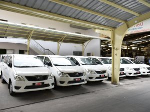 Toyota Innova J 2014 - Bán xe Toyota Innova J đời 2014, màu trắng, giá tốt