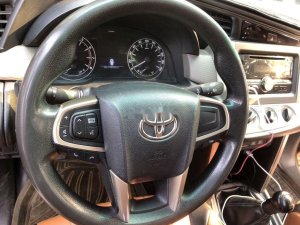 Toyota Innova 2017 - Cần bán gấp Toyota Innova đời 2017 chính chủ, 555 triệu