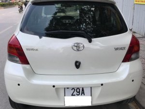 Toyota Yaris 2010 - Bán ô tô Toyota Yaris 1.3 AT năm 2010, màu trắng, nhập khẩu nguyên chiếc số tự động, giá 375tr