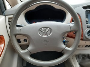 Toyota Innova 2007 - Gia đình cần bán xe Toyota Innova đời 2007, màu đen