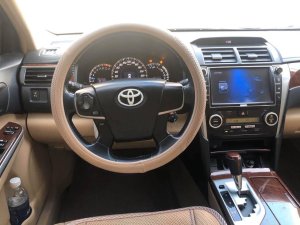 Toyota Camry 2013 - Bán Toyota Camry đời 2014, màu vàng cát, giá rẻ