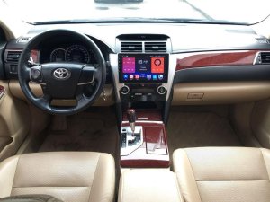 Toyota Camry 2014 - Cần bán gấp Toyota Camry 2.0E năm 2014, màu đen, 670tr