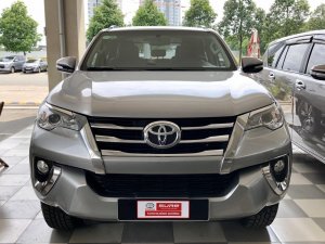 Toyota Fortuner 2017 - Cần bán gấp Toyota Fortuner năm sản xuất 2017, màu bạc, nhập khẩu nguyên chiếc