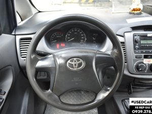 Toyota Innova J 2014 - Cần bán lại xe Toyota Innova J đời 2014, màu trắng