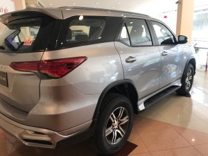 Toyota Fortuner G 2020 - Cần bán xe Toyota Fortuner G đời 2020, màu bạc giá cạnh tranh
