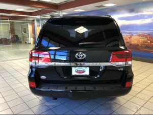 Toyota Land Cruiser 2021 - Toyota Land Cruiser 5.7 V8 model 2021, đủ màu, bản nhập Mỹ