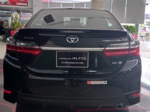 Toyota Corolla Altis 2019 - Bán ô tô mới Toyota Corolla Altis 1.8E MT đời 2019, màu đen, giá chỉ 637 triệu