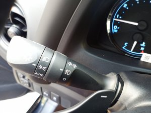 Toyota Corolla Altis 2.0V 2020 - Cần bán Toyota Corolla altis 2.0V năm 2020, màu đen, giá tốt