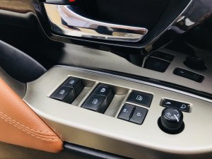 Toyota Innova 2.0 G 2017 - Bán ô tô Toyota Innova 2.0 G đời 2017, màu bạc, giá tốt hơn giá niêm yết