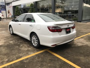 Toyota Camry 2.0E 2016 - Cần bán xe Toyota Camry 2.0E đời 2016, màu trắng, nhập khẩu nguyên chiếc