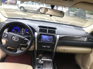 Toyota Camry 2.0E 2016 - Cần bán xe Toyota Camry 2.0E đời 2016, màu trắng, nhập khẩu nguyên chiếc