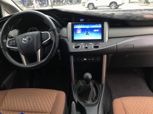 Toyota Innova 2.0E 2019 - Bán ô tô Toyota Innova 2.0E đời 2019, màu bạc