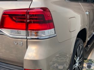 Toyota Land Cruiser VX 2017 - Bán Landcruiser 4.6V8 vàng cát sản xuất 2017 xe như mới