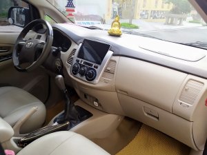 Toyota Innova 2.0E 2016 - Cần bán Toyota Innova 2.0E đời 2016, màu vàng cát, chính chủ