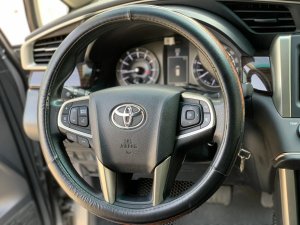 Toyota Innova 2017 - Bán Toyota Innova 2.0G 2017, màu bạc, giá tốt