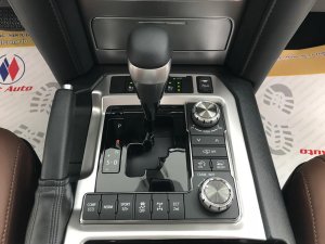 Toyota Land Cruiser 2021 - Bán Toyota Land Cruiser 5.7V8 bản VX-S, xuất Trung Đông 2021 mới nhất