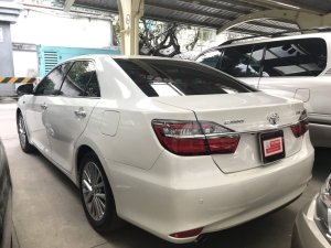 Toyota Camry 2.5Q 2018 - Bán xe Toyota Camry 2.5Q sản xuất 2018, màu trắng