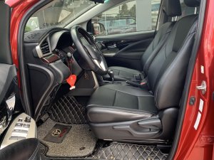 Toyota Innova 2018 - Bán Toyota Innova venturer năm 2018, màu đỏ, giá còn thương lượng