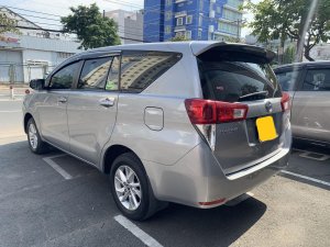 Toyota Innova E 2019 - Bán xe Toyota Innova E đời 2019, màu bạc, giá chỉ 700 triệu