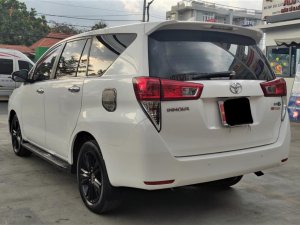 Toyota Innova V 2016 - Cần bán gấp Toyota Innova V 2016, màu trắng, số tự động