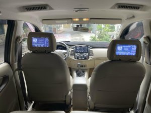 Toyota Innova E 2016 - Cần bán Toyota Innova 2.0E đời 2016, màu vàng, chính chủ