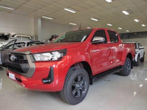 Toyota Hilux   2.4AT  2021 - Bán ô tô Toyota Hilux 2.4AT năm sản xuất 2021, màu đỏ, nhập khẩu