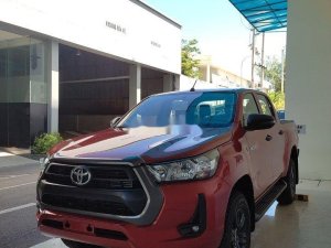 Toyota Hilux   2.4AT  2021 - Bán ô tô Toyota Hilux 2.4AT năm sản xuất 2021, màu đỏ, nhập khẩu