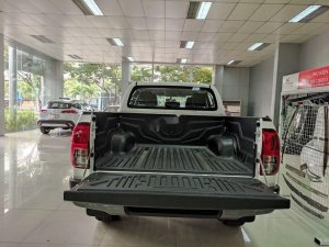 Toyota Hilux   2.4AT  2021 - Bán ô tô Toyota Hilux 2.4AT năm sản xuất 2021, màu đỏ, nhập khẩu