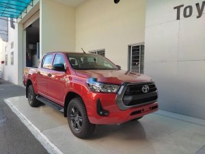 Toyota Hilux   2.4AT  2021 - Bán ô tô Toyota Hilux 2.4AT năm sản xuất 2021, màu đỏ, nhập khẩu