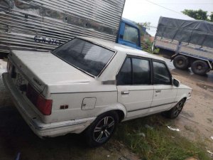 Toyota Corolla 1981 - Bán xe Toyota Corolla đời 1981, màu trắng, nhập khẩu nguyên chiếc